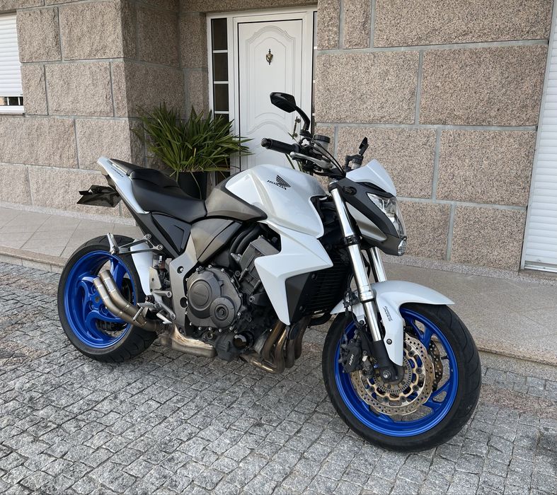 Honda cb1000r.
