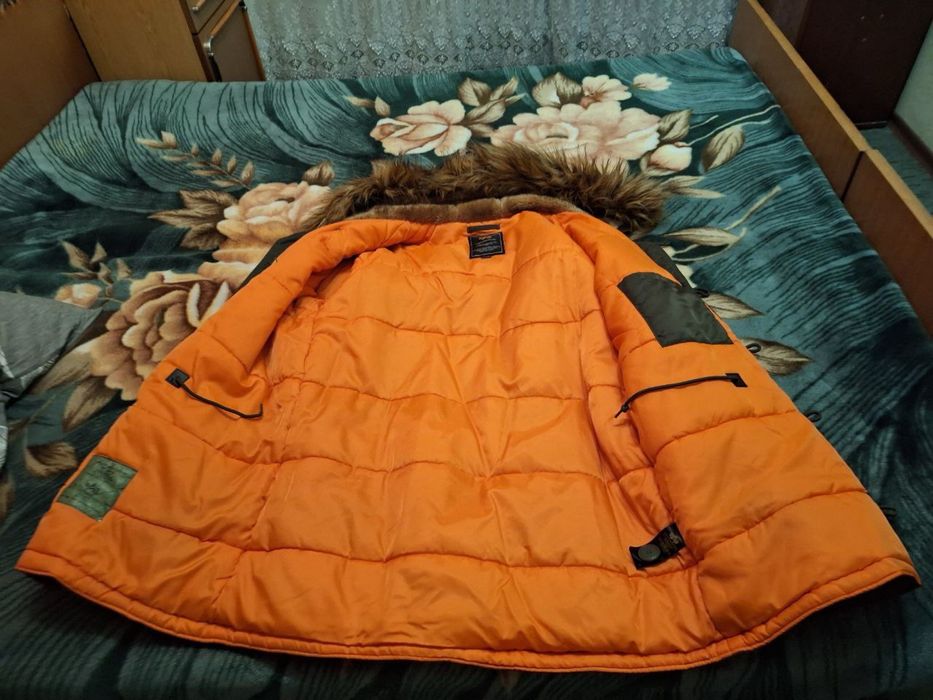 Куртка Alpha Industries MA-1.