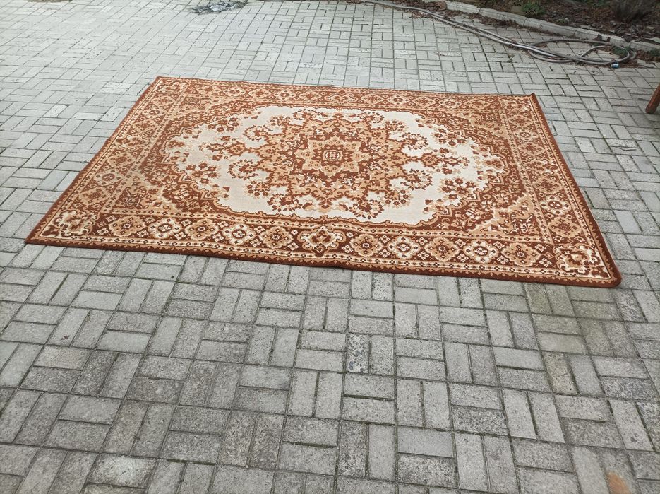 Ковер искусственный Saturn р-р 1.92 х 2.9