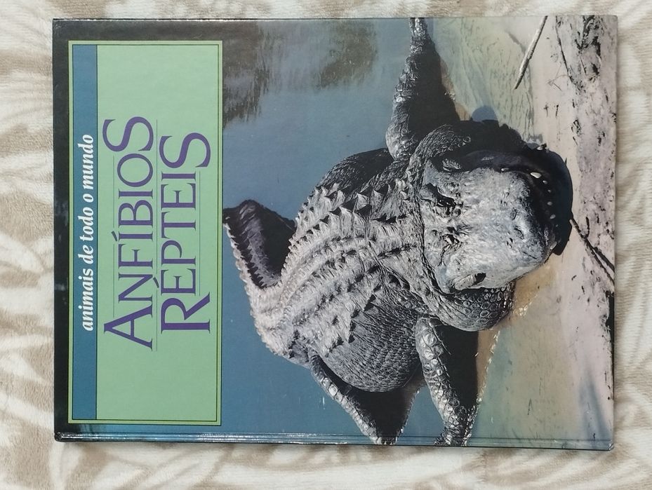 Livro " Anfíbios répteis"