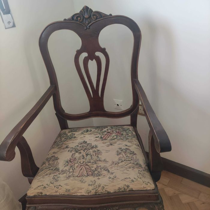 Mobília de sala em madeira maciça antiga