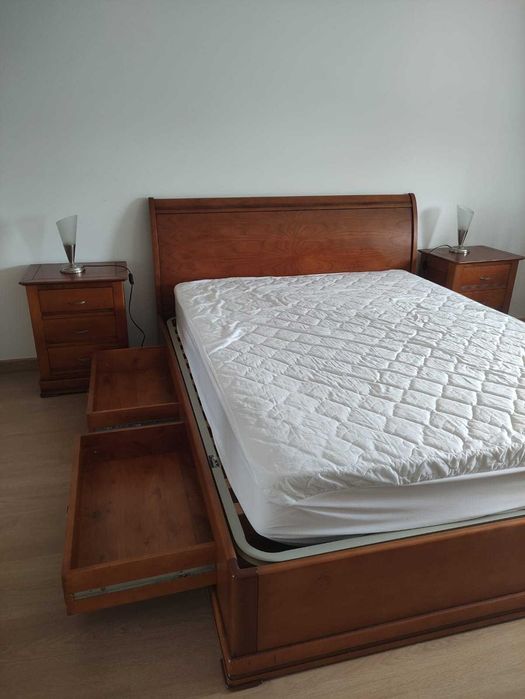 Vendo Mobilia de quarto com cama de casal ,  e 2 sofás