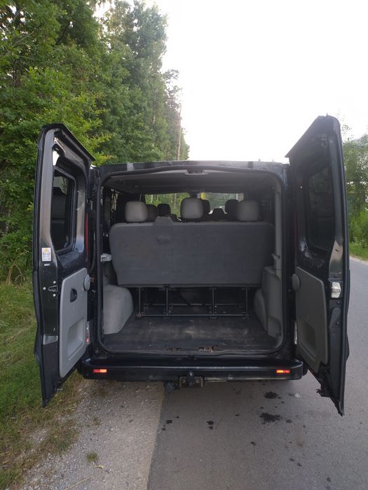 Opel Vivaro 2.0  dziewięcioosobowy