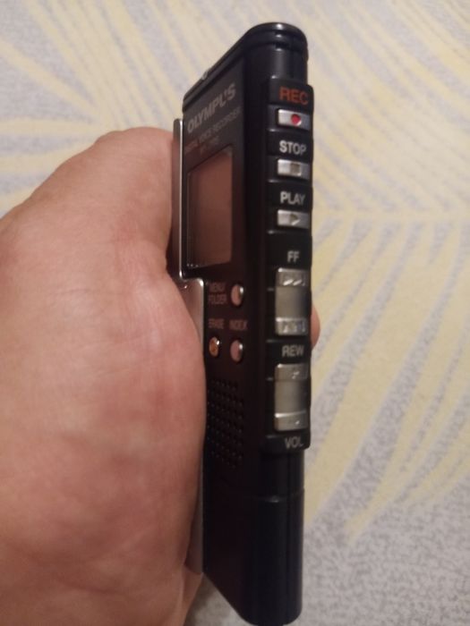 Профессиональное записывающее устройство OLYMPUS WS-200S