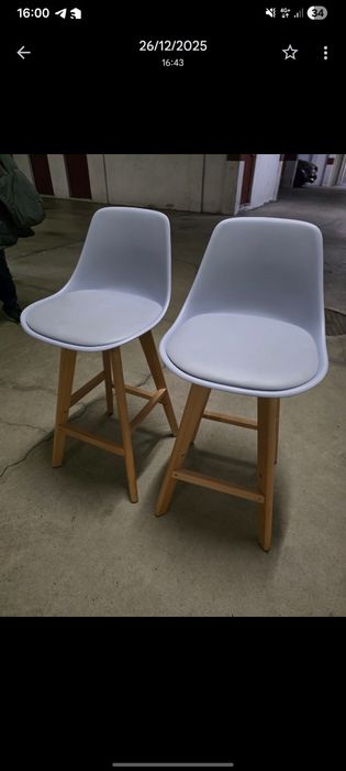 Bancos cozinha cinzentos