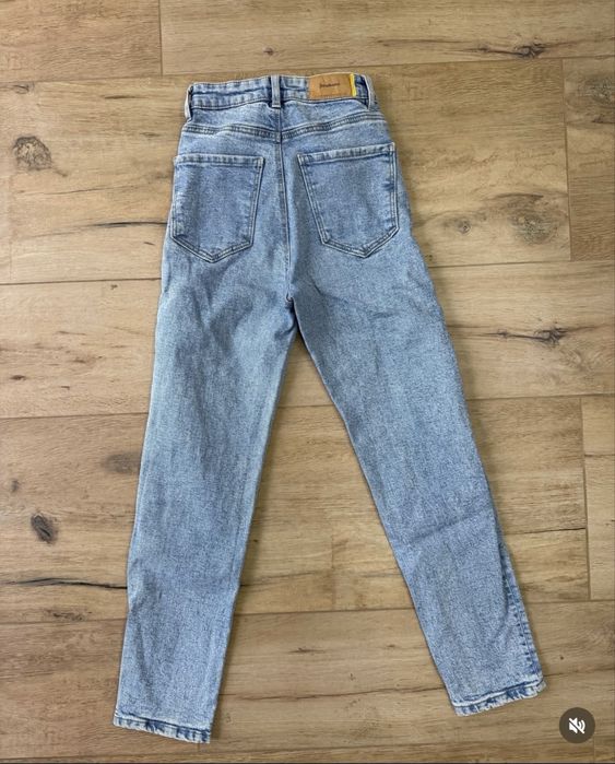 Jeansy Stradivarius