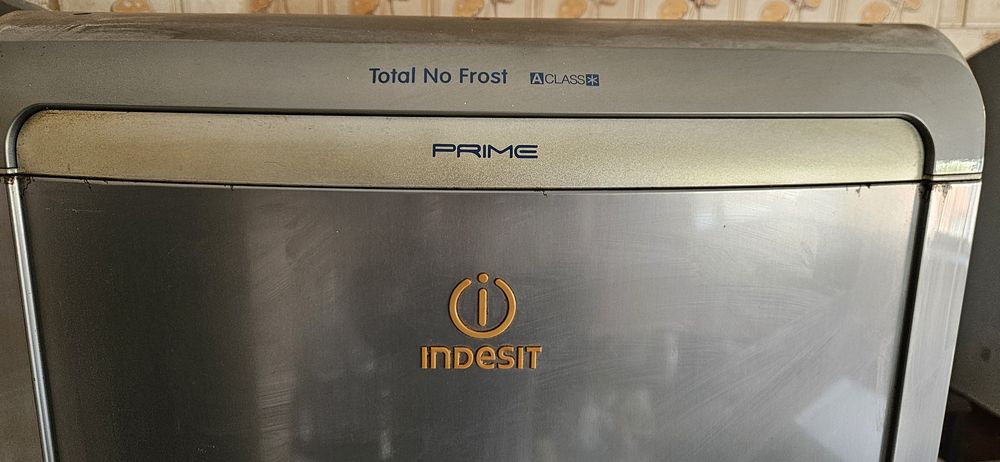 Frigorífico combinado Indesit