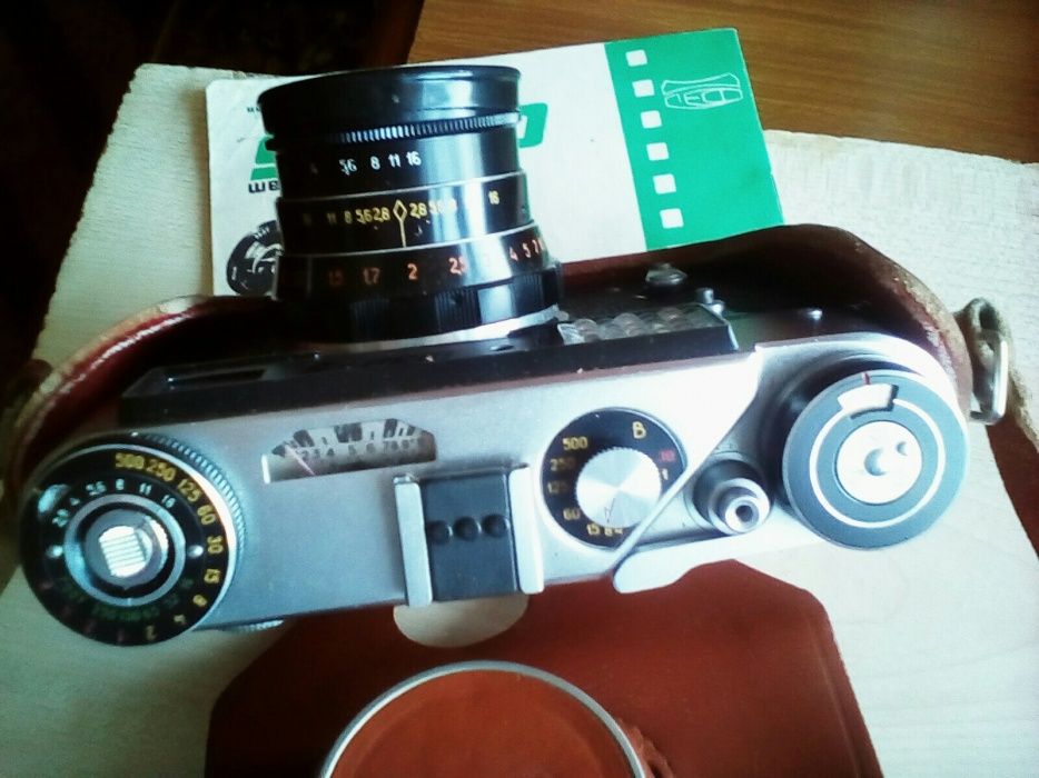 Фотоаппарат ФЭД -- 5 + вспышка "Чайка".