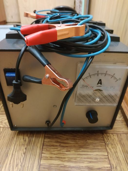 Зарядні до акумуляторів свинцевих