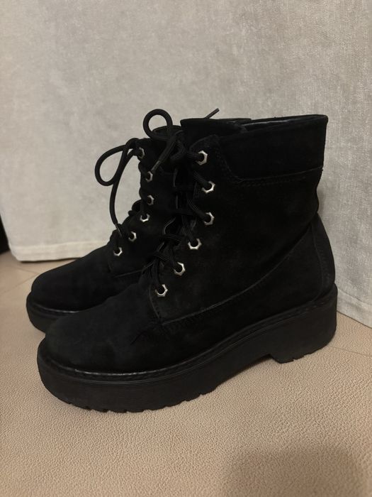 Зимние ботинки замшевые