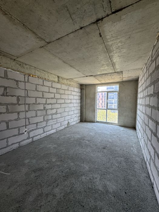 Продам велику 1 кімн новобудову, вул. Руська