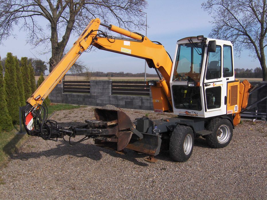 Kiefer BOKI 6551 KOPARKA 2009r Specjalistyczna Cmentarna z czerpakiem