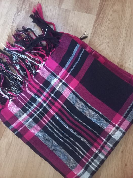 Apaszka ze srebrną nitką