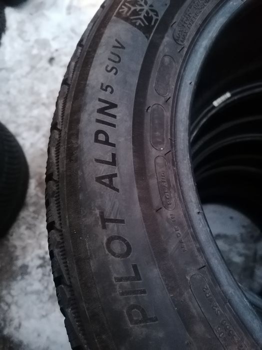 235/60/18 Michelin 2022 rok zimowe