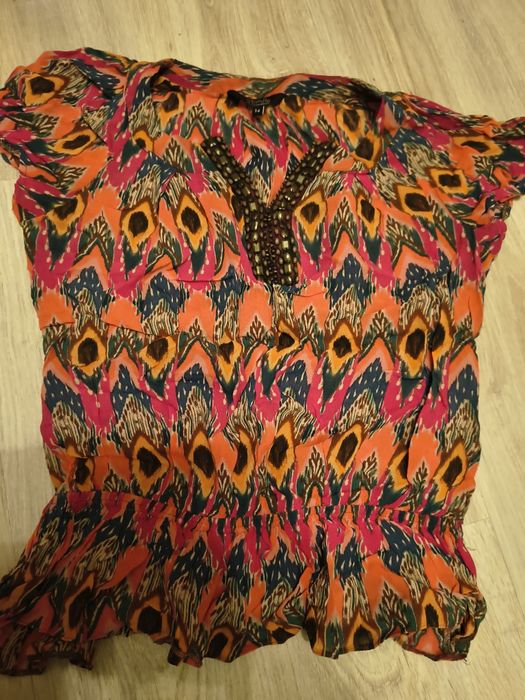 Kolorowa bluzka damska Boho – ozdobny dekolt