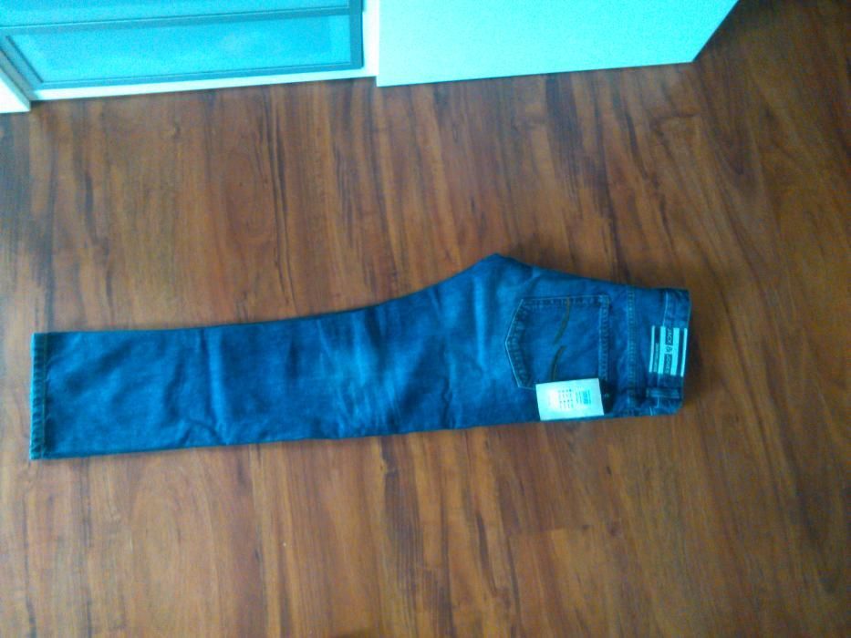 NOWE jeansy JACK & JONES rozmiar 31/34 pas 31 długość 34