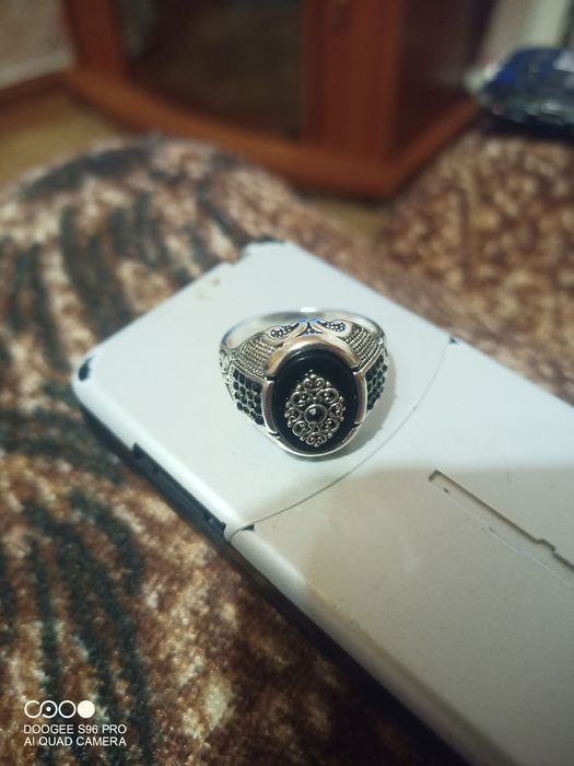 Продам перстень 20р.