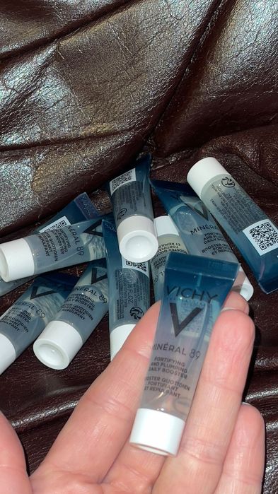 Гель-бустер для зміцнення та зволоження шкіри обличчя vichy mineral 89