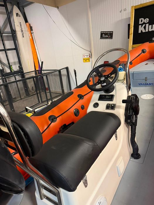 Rib z  Holandii do sprowadzenia. 520 80pk EFI