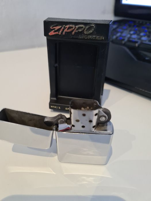 Zippo prateado como novo