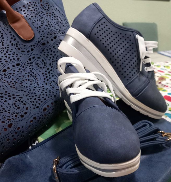 Saco/mala e sapatos tam 36 em azul