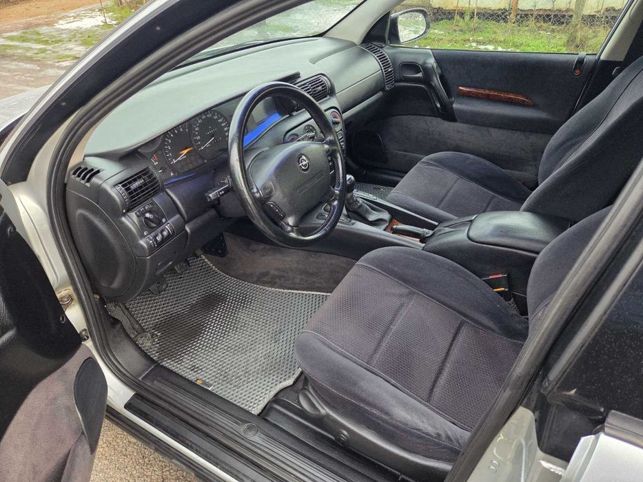 В Ідеальному стані  OPEL OMEGA.