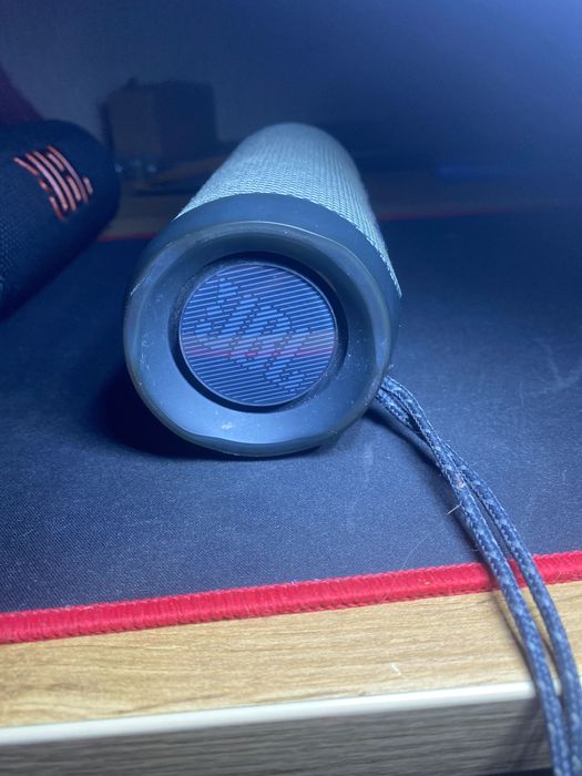 JBL flip essential 2