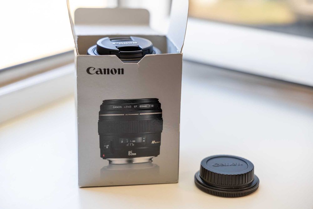 Canon EF 85mm f/1.8 USM + оригінальний адаптер EF-EOS R