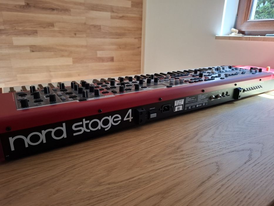Nord Stage 4 Compact+case