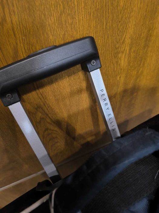 Mala/saco Perry Ellis Com troley