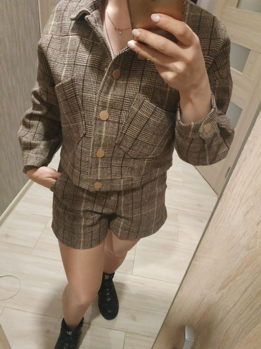 Костюм жіночий