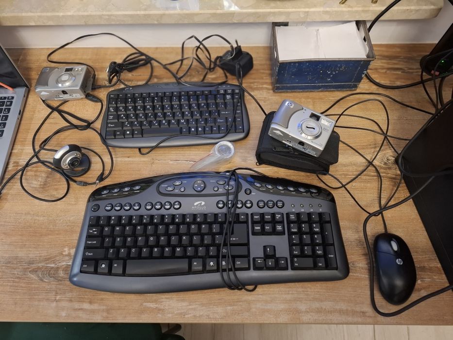 Stary komputer PC HP wraz z unikatowymi dodatkami grami i wyposażeniem