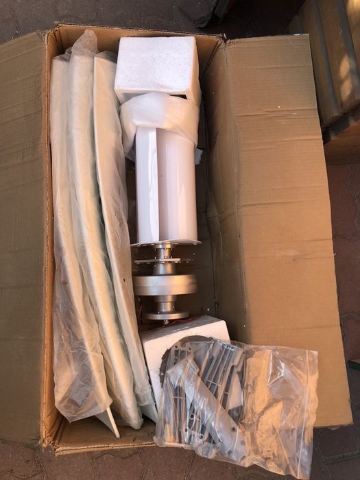 Продам вертикальний вітрогенератор 12 вольт