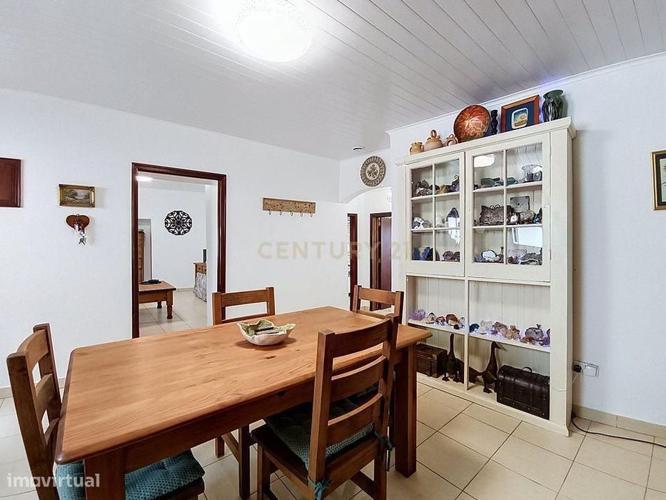 Moradia T2 no Centro da Vila do Nordeste | Jardim e Excelente Potencia