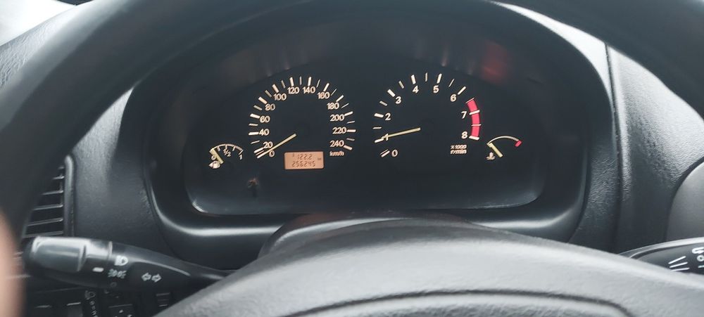 Міцубісі Каризма