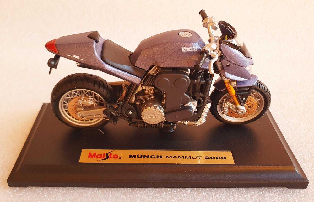 Antiga Miniatura 1/18 ~ "MUNCH MAMMUT 2000" ~ Special Edition ~ Maisto