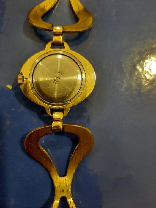 Продам часы разные