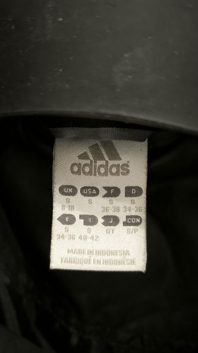 Женская куртка Adidas