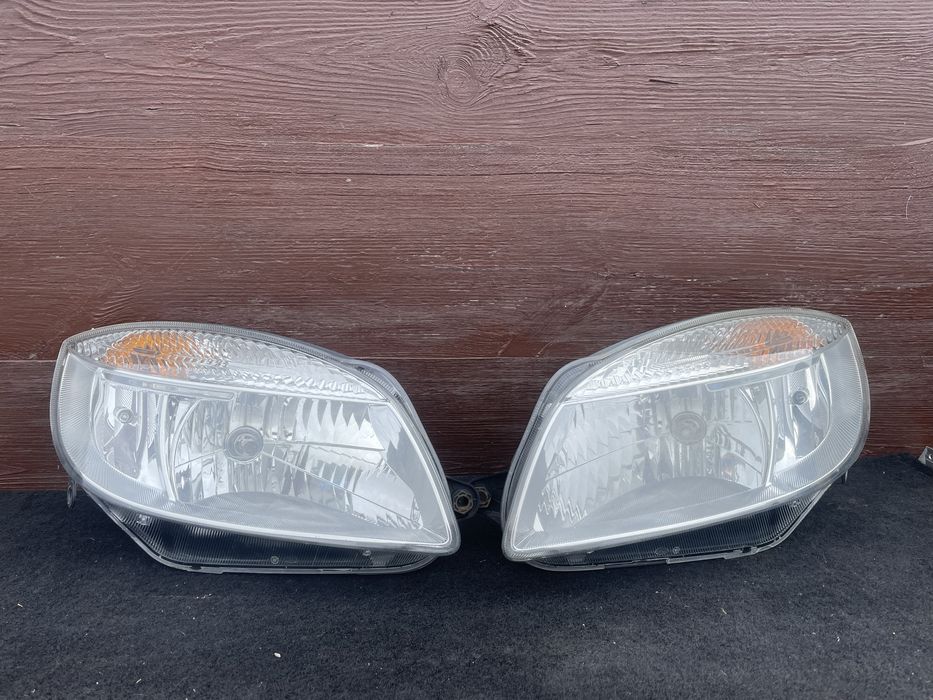 Фари, фара, ліхтарі передні Skoda Fabia 2 Roomster Шкода Фабія 2