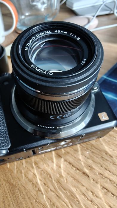 Olympus m.zuiko 45mm 1.8f Micro 4/3
