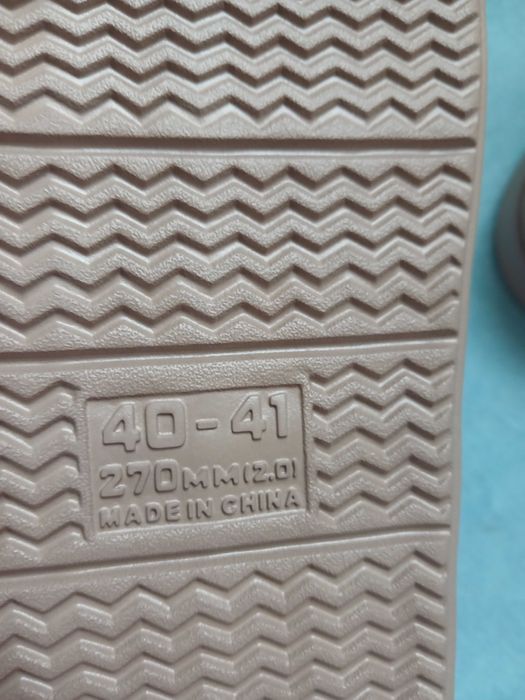 Продам нові тапочки,уггі 40-41 роз