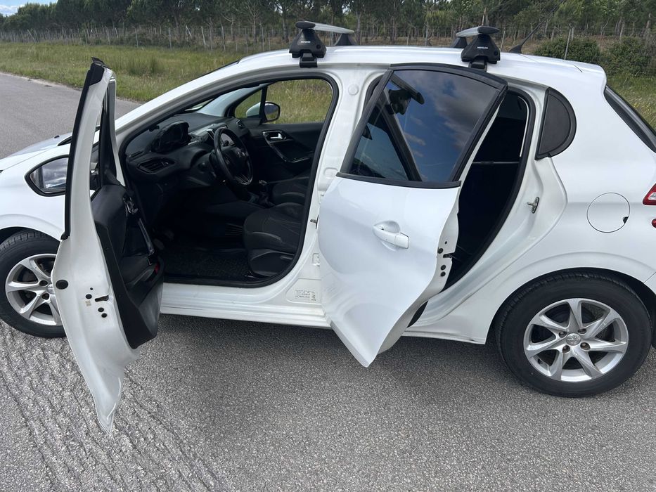 Peugeot 208 - 1.4 HDI 2013