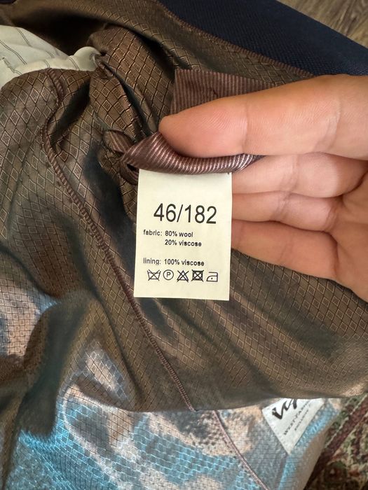 Темно-синій чоловічий піджак