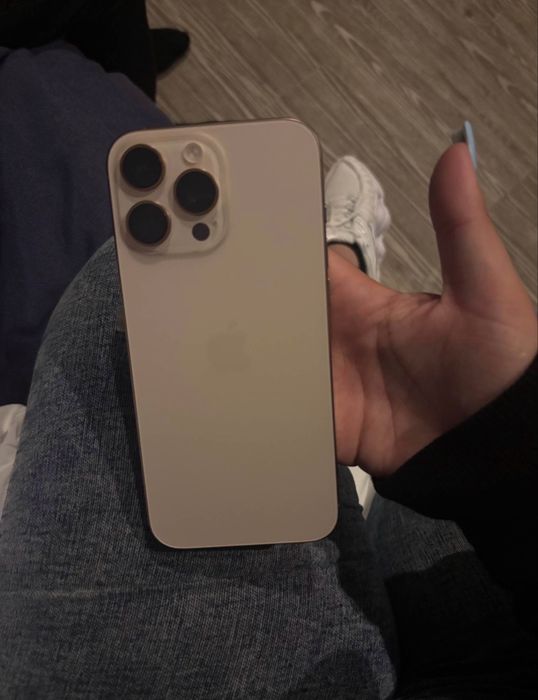 iPhone 16 Pro Max