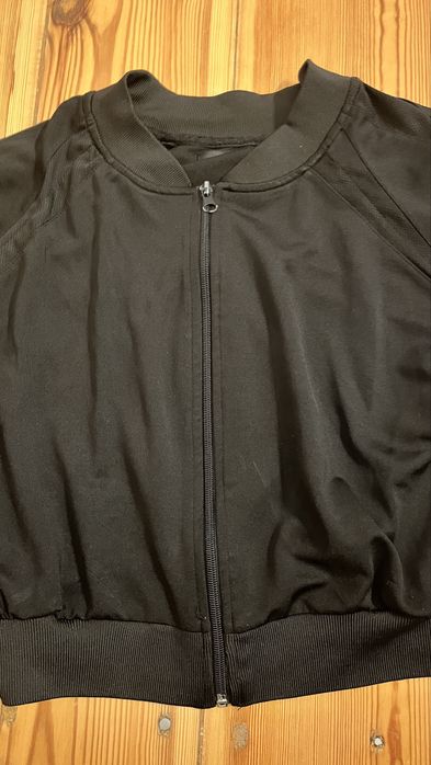 Bikbok czarna bluza bomberka xs/34