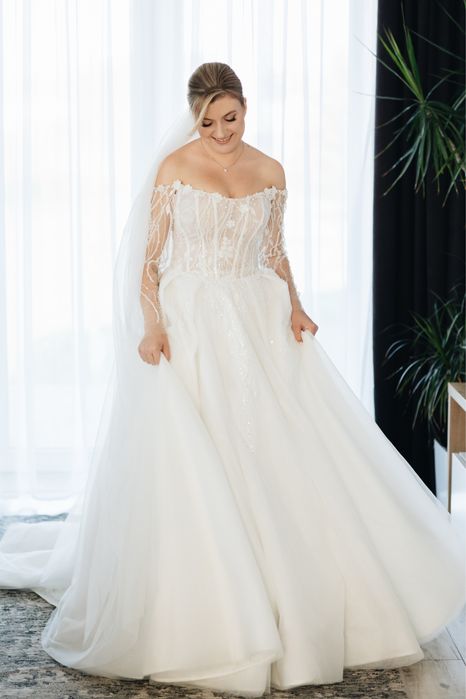 Продається весільна сукня