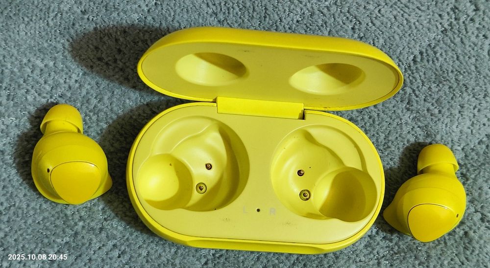 Бездротові навушники Samsung Galaxy Buds SM-R170 Yellow.
