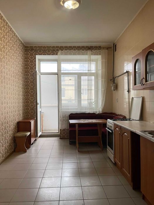 Продам 2-кімнатну 70 м² на Таїрова | вул.Є.Чикаленка (Ак.Вільямса 43 )