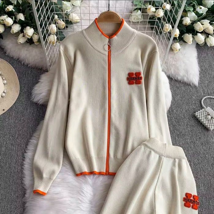 Костюм у стилі Hermes - must have цього сезону.Стильний та преміальний