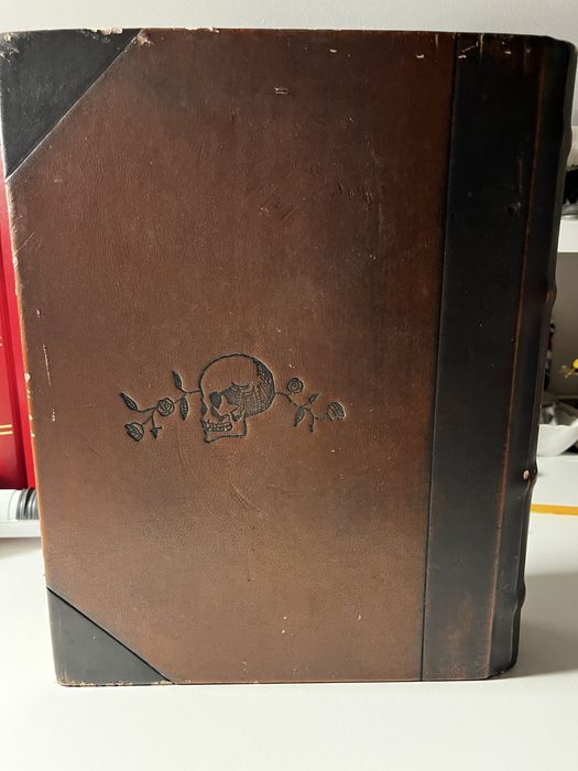 Sprzedam kolekcjonerska książkę  J.K. Rowling